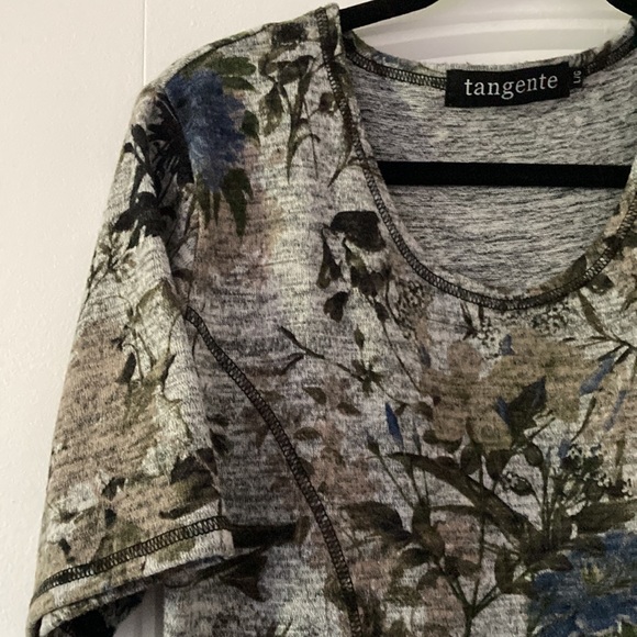 Locally designed and made dress with pockets - Picture 4 of 4